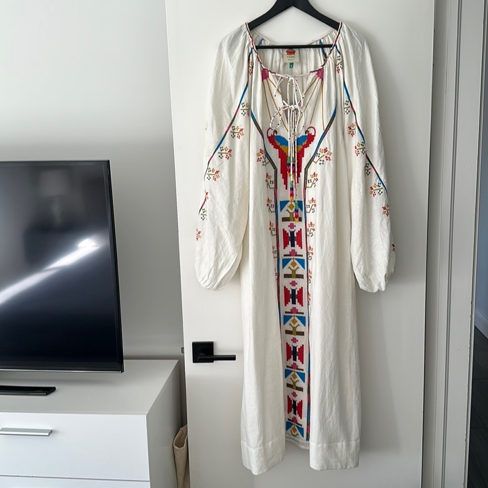 FARM Rio White Maxi Dress with Multicolor Embroidery